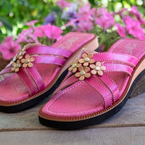 WOMENS LEATHER HUARACHE traditional hot pink floral mexican sandals