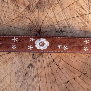 WOMENS FLOWER EMBROIDERED Western cowgirl cowboy leather belt image 4
