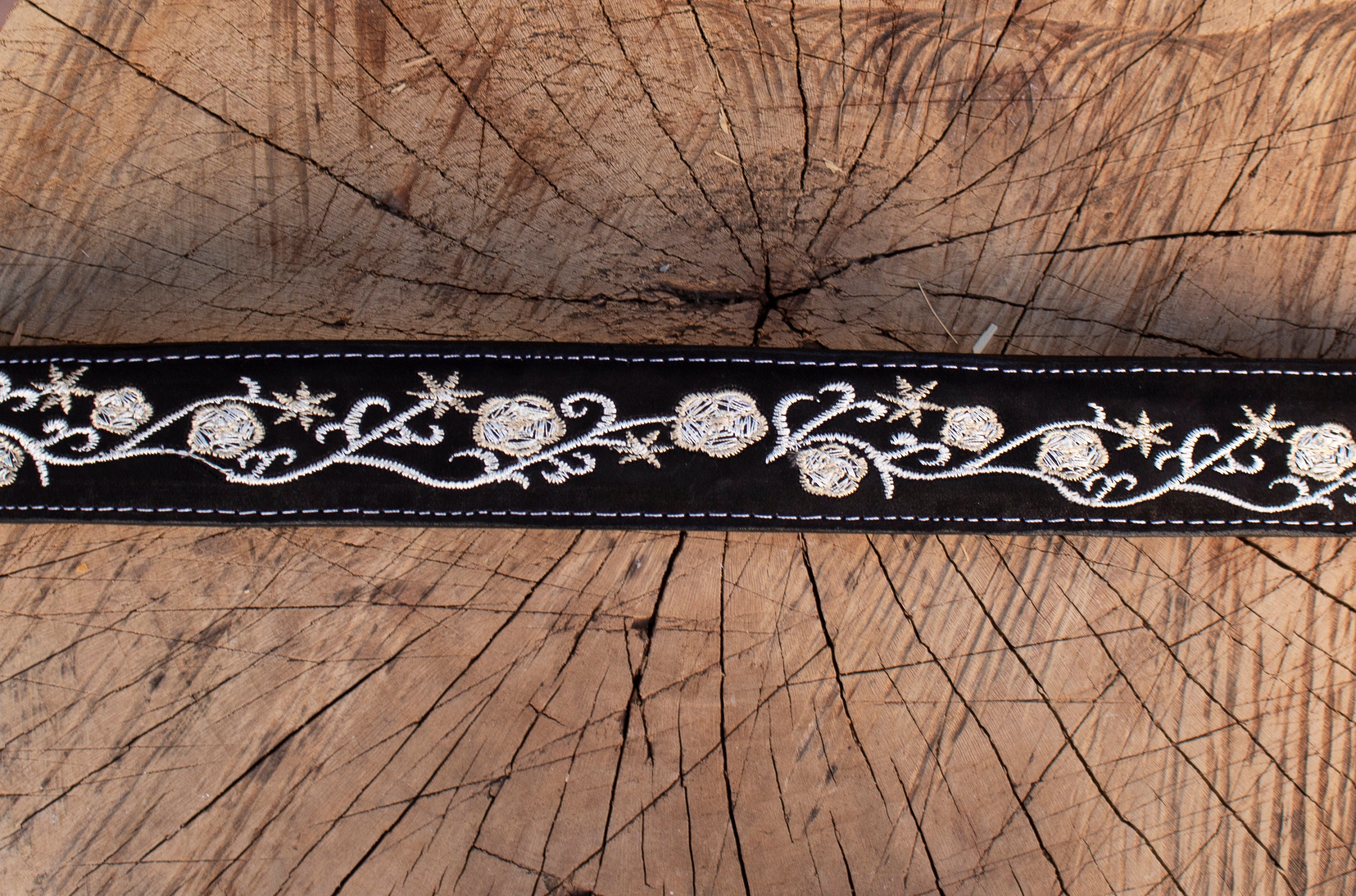 Rodeo Belt White Black Embroidered Flowers Genuine Leather Women\'s Size US 8 37\