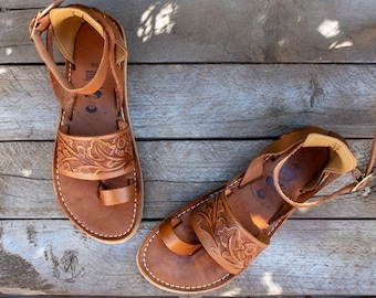 WOMENS OPEN TOE loop brown leather stamped huaraches sandals