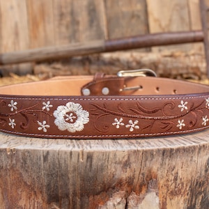 WOMENS FLOWER EMBROIDERED Western cowgirl cowboy leather belt image 2