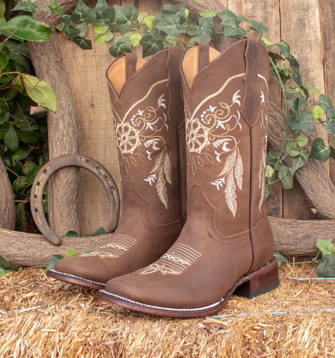 Square tip boots best sale