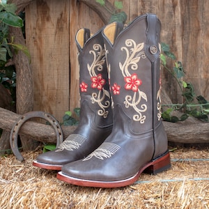 Gray cowgirl boots best sale