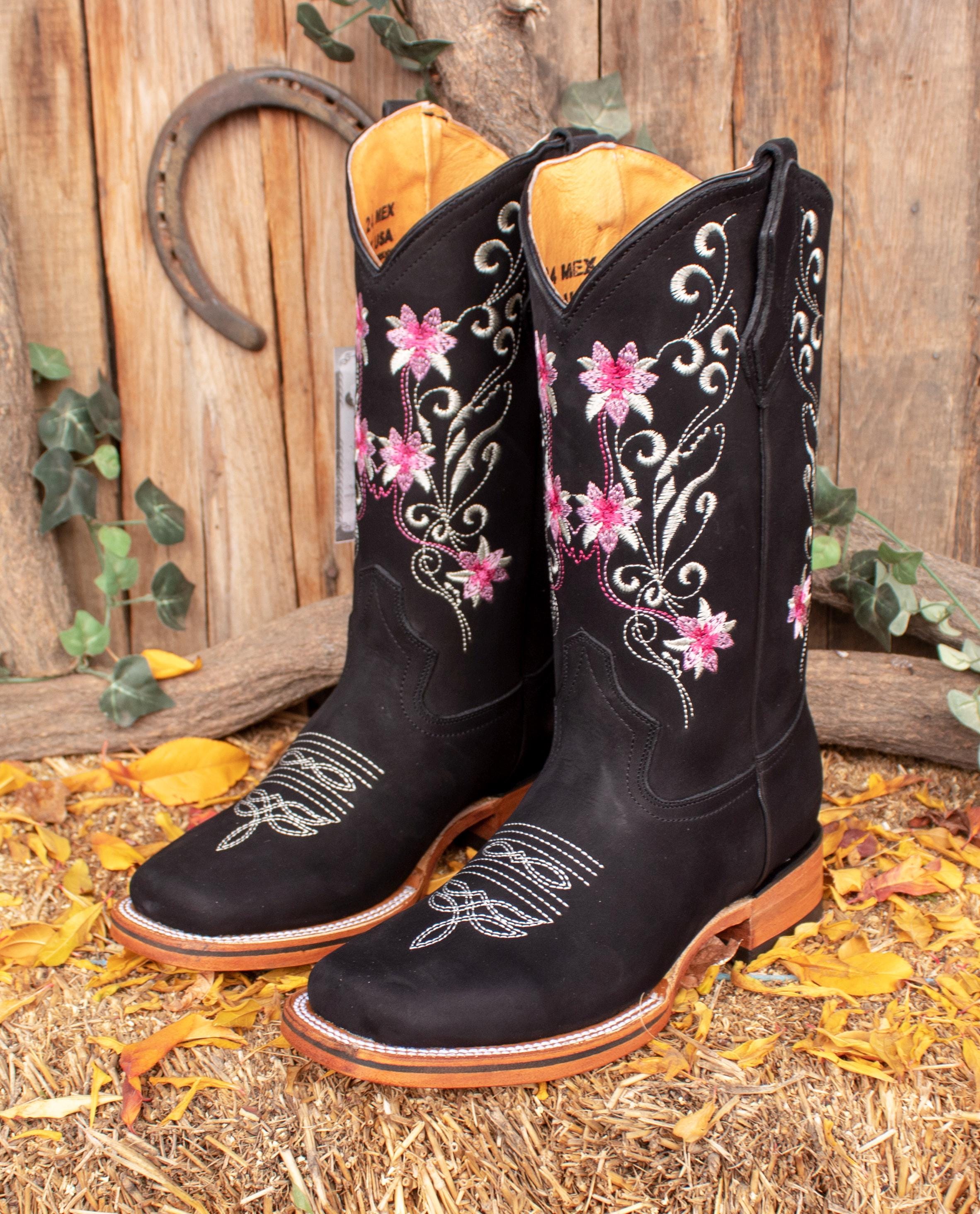 BOTAS VAQUERAS PARA MUJER DE CUERO CON PUNTA CUADRADA Y BORDES DE