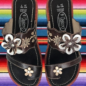 WOMENS LEATHER HUARACHE traditional floral design mexican sandals *all sizes