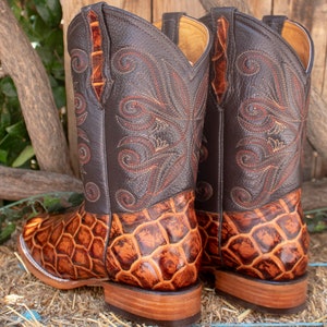 MENS Honey Brown Faux PIRARUCU Fish Scale Pescado Print LEATHER Cowboy ...