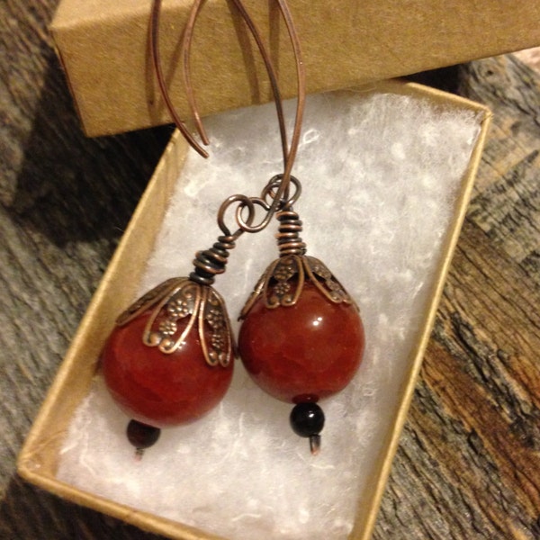 Ambre/Burnt Orange feu Crackle Agate perles cuivre boucles d'oreilles avec finition Antique, Drop boucles d'oreilles, boucle d'oreille