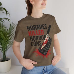 Funny Horror Convention Shirt Normies Killed Horror Cons VHS Knife Blood Retro T-Shirt Scary Movie Fan Gift Tee