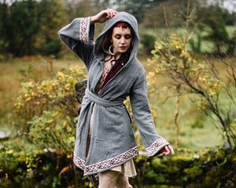 CAILLEACH CELTIC CARDIGAN | Grey Hooded Ruana Wrap, Hipster Cardigan, Handcrafted Hooded Wool Cloak, Viking Clothing, Ritual | Celtic Fusion