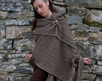 UISNEACH BROOCH & SHAWL | Handwoven Wool Blend Shawl and Brooch, Wrap Large Warm Scarf, Outlander Rustic Shawl, Pin Brooch, Wool Throw.