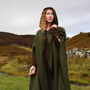 MAXI HOODED CAPE | Green Cape Coat, Maxi Hooded Cloak, Hooded Ruana, Maxi Cape, Maxi Cloaks, Celtic Designs, Long Wool Capes, Green Cloak