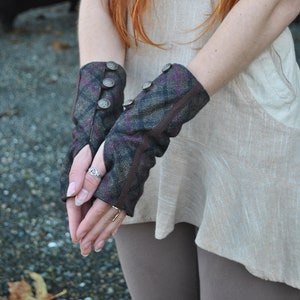 MAEVE TWEED GLOVES | Fingerless Gloves, Wrist-warmers, Purple Tone Gloves, Tweed Gloves, Rustic, Steampunk, Brass Buttons | Celtic Fusion