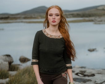 FLIDAIS CELTIC PULLOVER | Fitted Pullover, Green Pullover, Handwoven Crop Top, Pagan Clothing, Folk Clothing, Heavy Cotton, Crop Jumper.