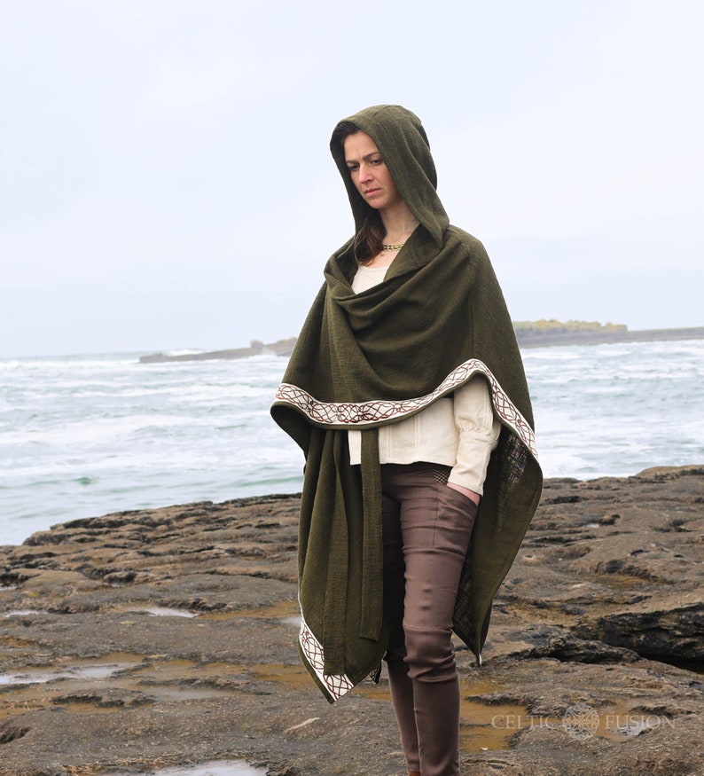 Green Hooded Cape, Celtic Cape, Womans Cape, Cosplay cape, Ceremony Cape, Renaissance Cape, 
Irish Ruana, Ruana Cape, Irish Cape