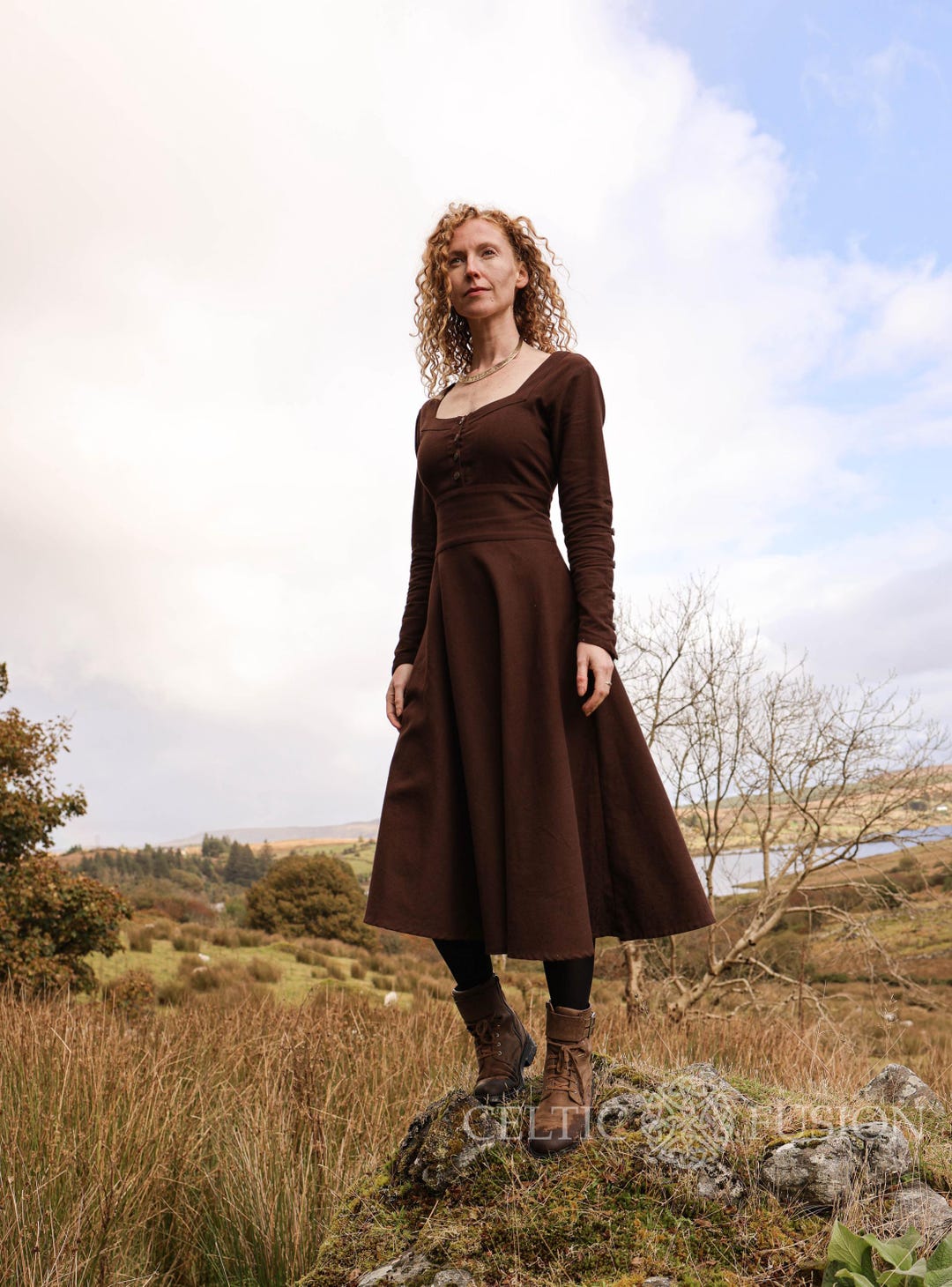 brown medieval dress Corset Dress: Heavy Cotton Celtic Style Long Sleeve Maxi Dress Shoe size:UK 10 - 11 / US 11 - 12 A Line Spaghetti Straps making it soft