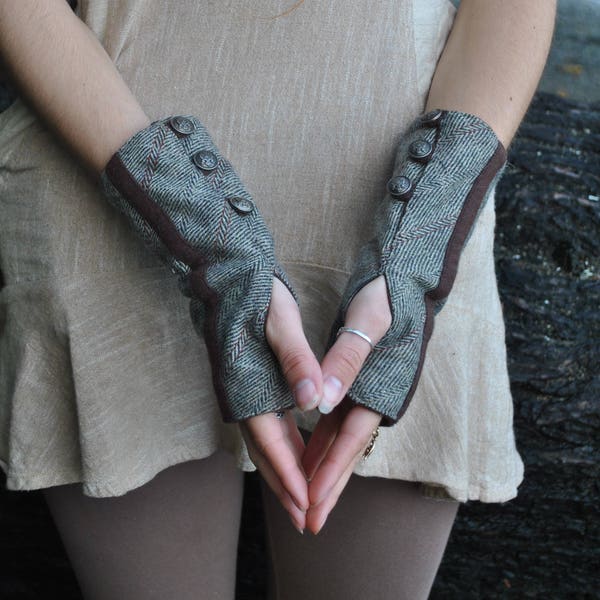 FERN TWEED GLOVES | Fingerless Gloves, Wrist Warmers, Green Gloves, Tweed, Rustic, Brass Buttons, Folk, Celtic, Celt, Hand Warmers.