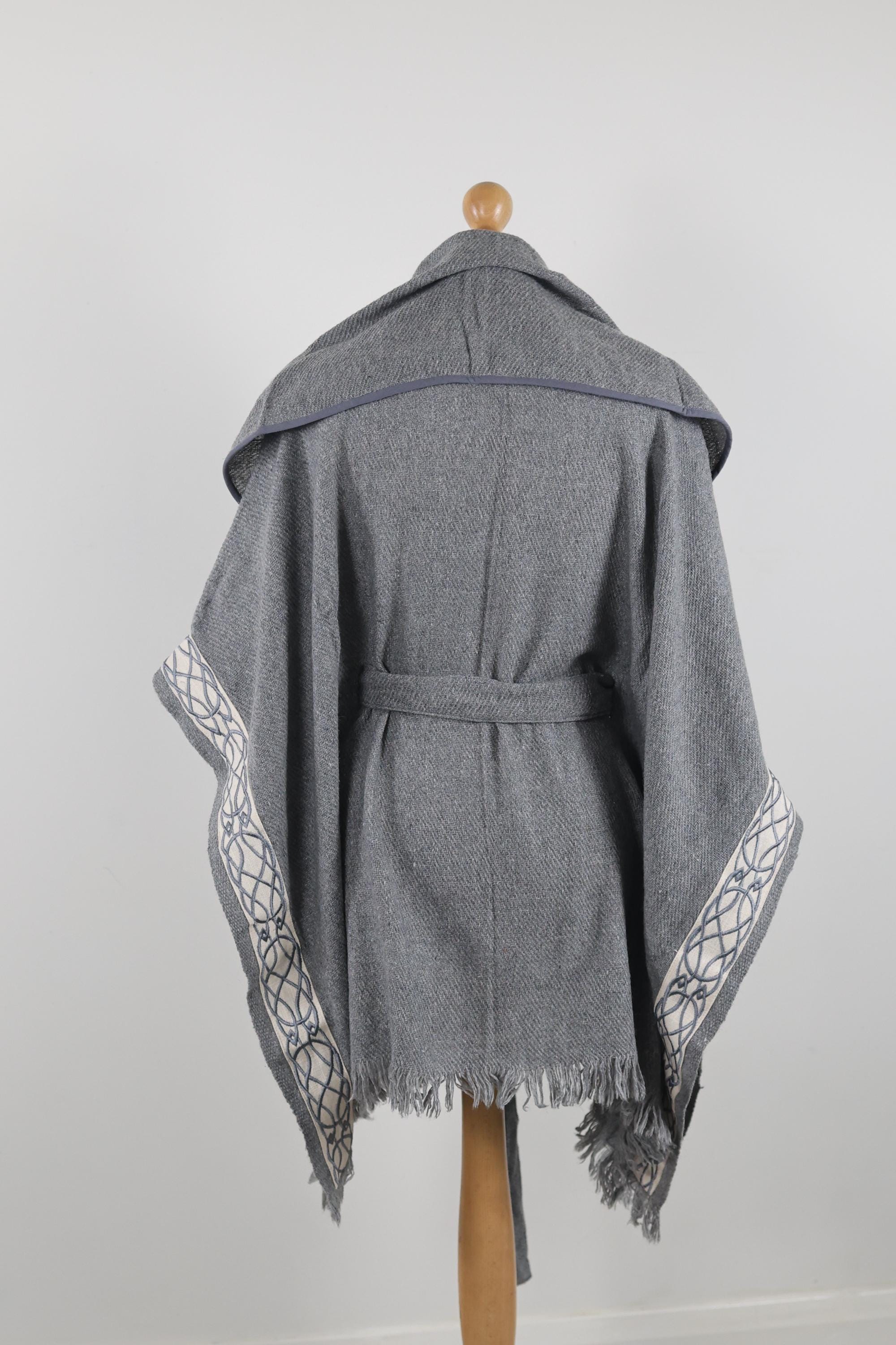 Grey Woven Wool Celtic Cape | Unisex Half Hood Poncho - Etsy Denmark