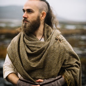 UISNEACH BROOCH & SHAWL Handwoven Blanket, Scarf Poncho, Large Scarf Wrap, Oversized Scarf, Shawl and Pin Brooch, Viking Clothing. image 4