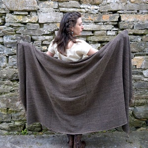 UISNEACH BROOCH & SHAWL Handwoven Wool Blend Shawl and Brooch, Wrap Large Warm Scarf, Outlander Rustic Shawl, Pin Brooch, Wool Throw. image 3