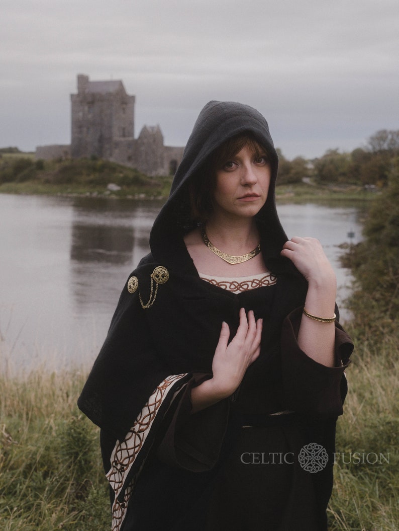 Black Hooded Cape, Celtic Cape, Womans Cape, Cosplay cape, Ceremony Cape, Renaissance Cape, 
Irish Ruana, Ruana Cape, Irish Cape