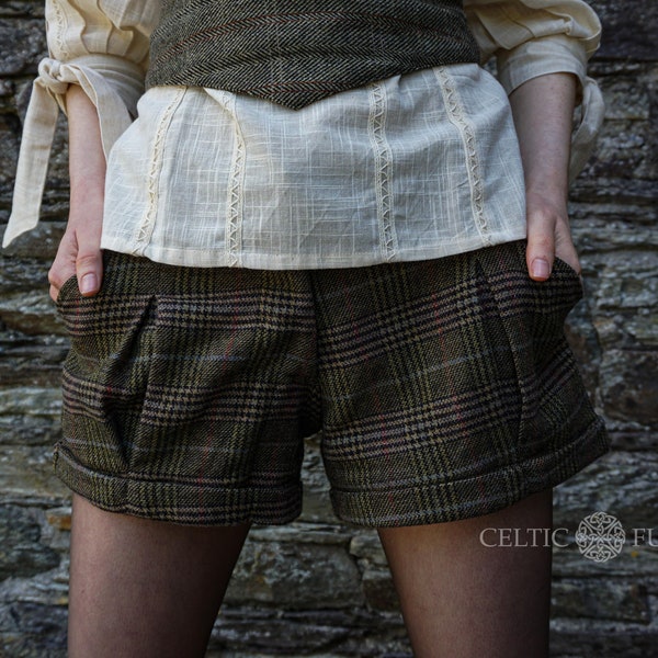 AVIATOR TWEED SHORTS | Pixie Shorts, Tweed Shorts, Folklore, Keltische Shorts, Feen Shorts, Mode Shorts, Keltische Kleidung, Feen Shorts.