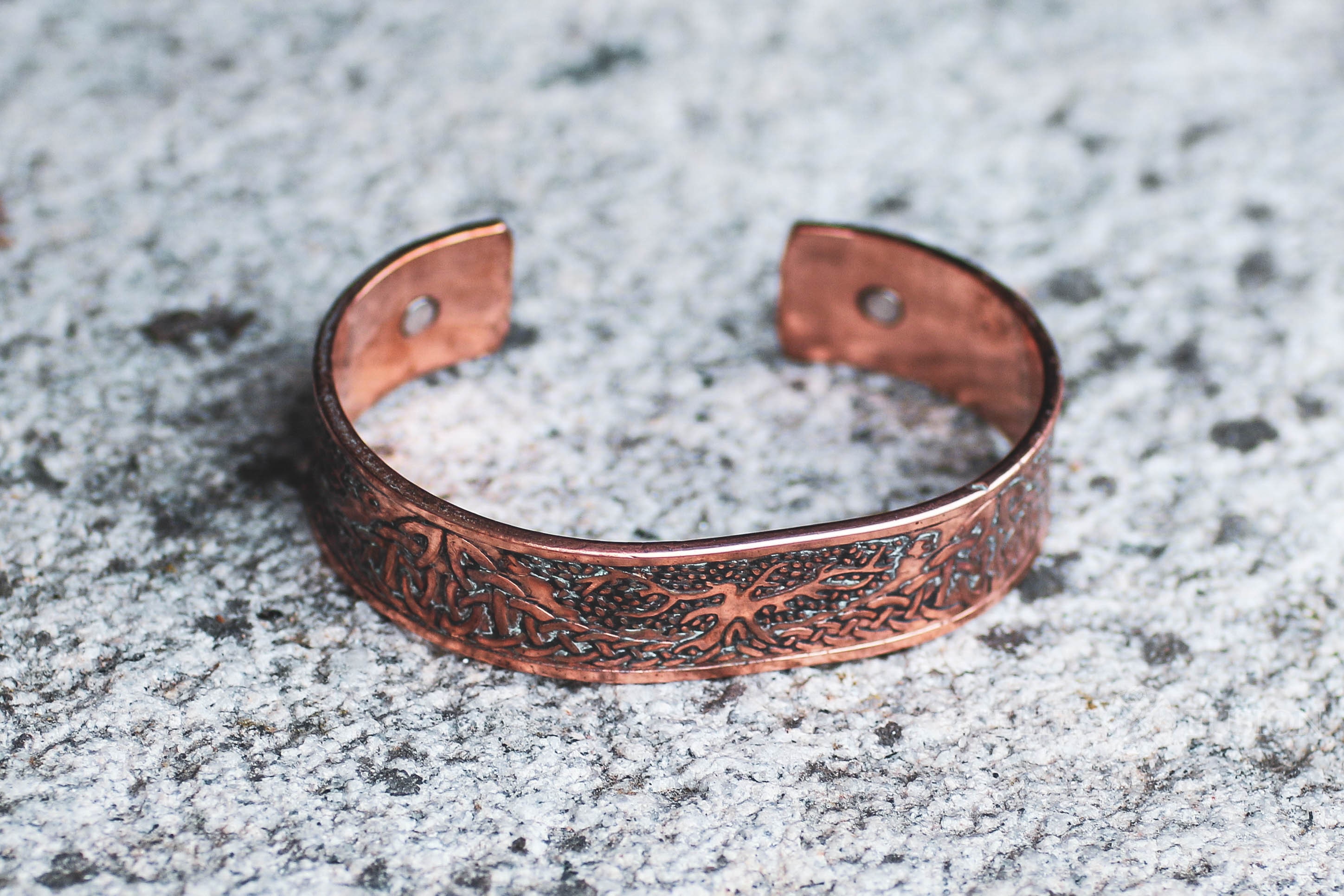 Men Magnet Engraved Bracelet - Brown