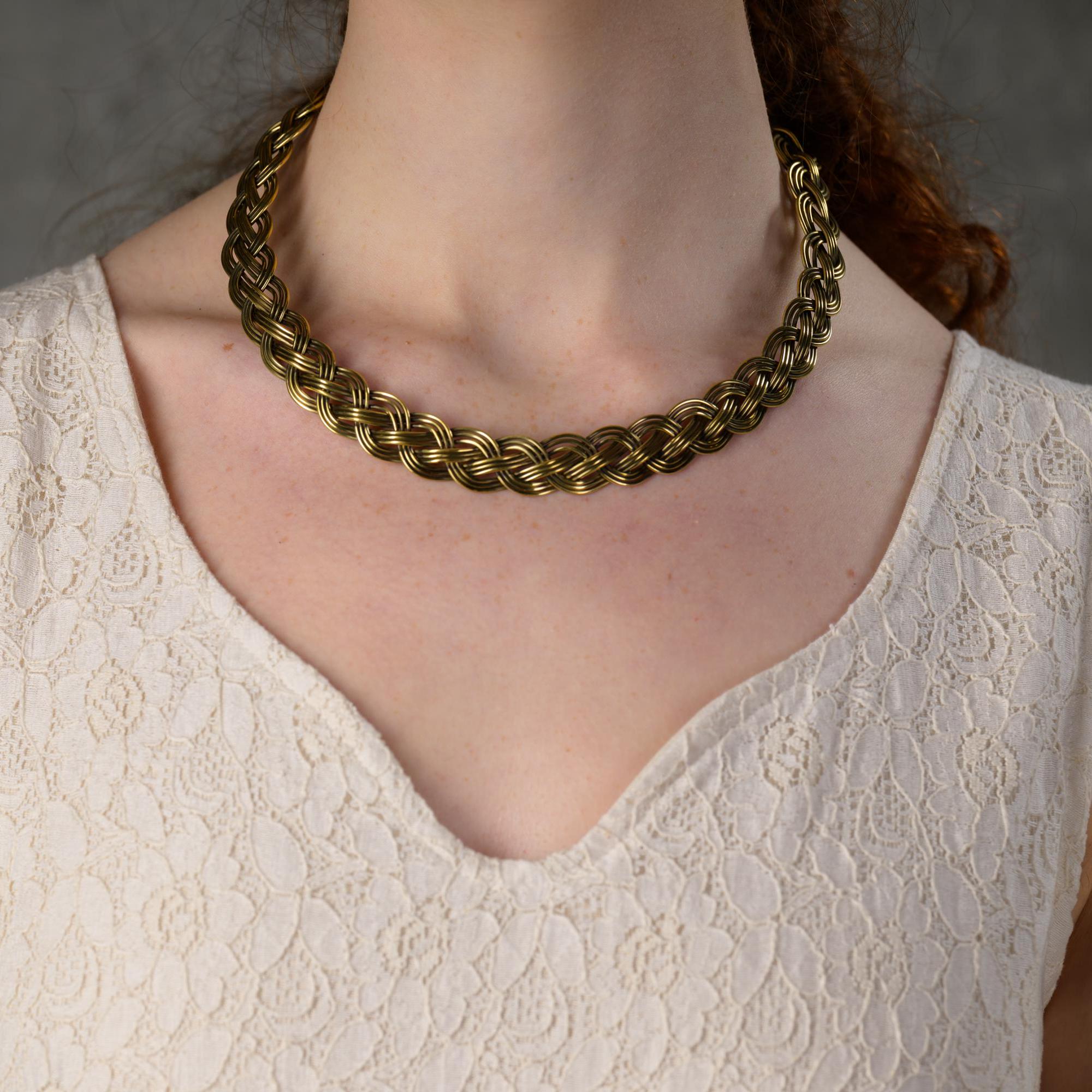 Halsband