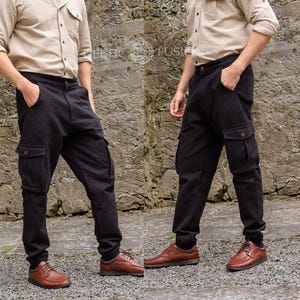 CALÇAS CARGO JOGGER | Calças pretas masculinas, Calças casuais masculinas, Calças de combate masculinas, Ajuste relaxado, Calças casuais pretas | Celtic Fusion