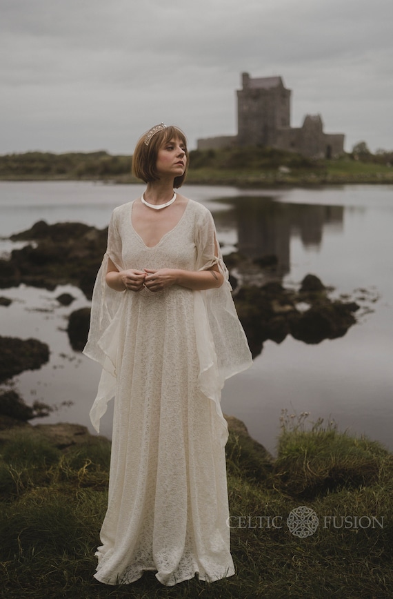 Celtic Wedding Dresses - Bing Images | Vestido celta, Casamento medieval,  Vestidos