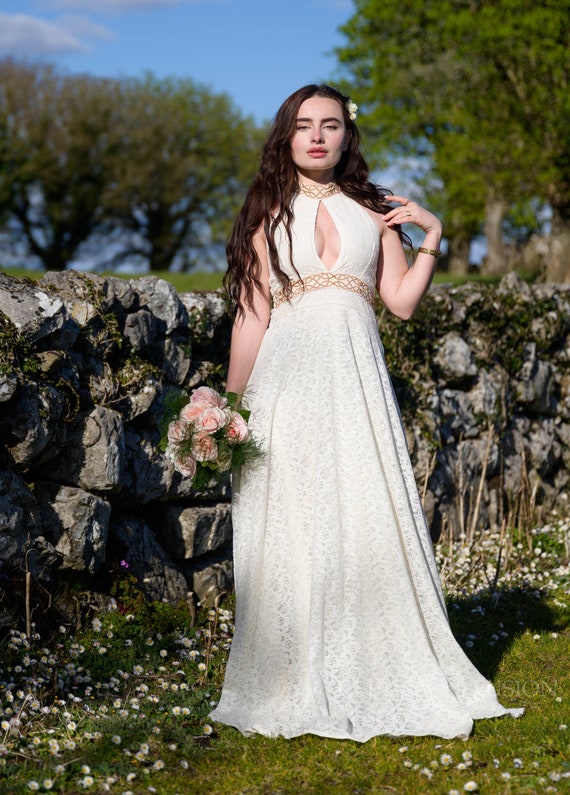 ÁINE WEDDING DRESS Natural Wedding Dress, Celtic Fusion, Celtic Wedding  Dress, Reinassance Dress, Custom Made, Pagan, Organic Wedding - Etsy Finland