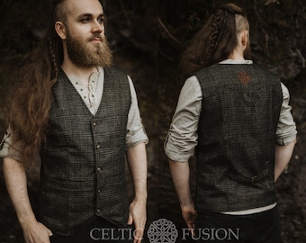 BOUCLIER CELTIQUE EN CHÊNE | Gilet en tweed, tweed de chêne, gilet pour homme, laine, gilet de mariage, mariage dans les bois, folk, mariage alternatif, vintage