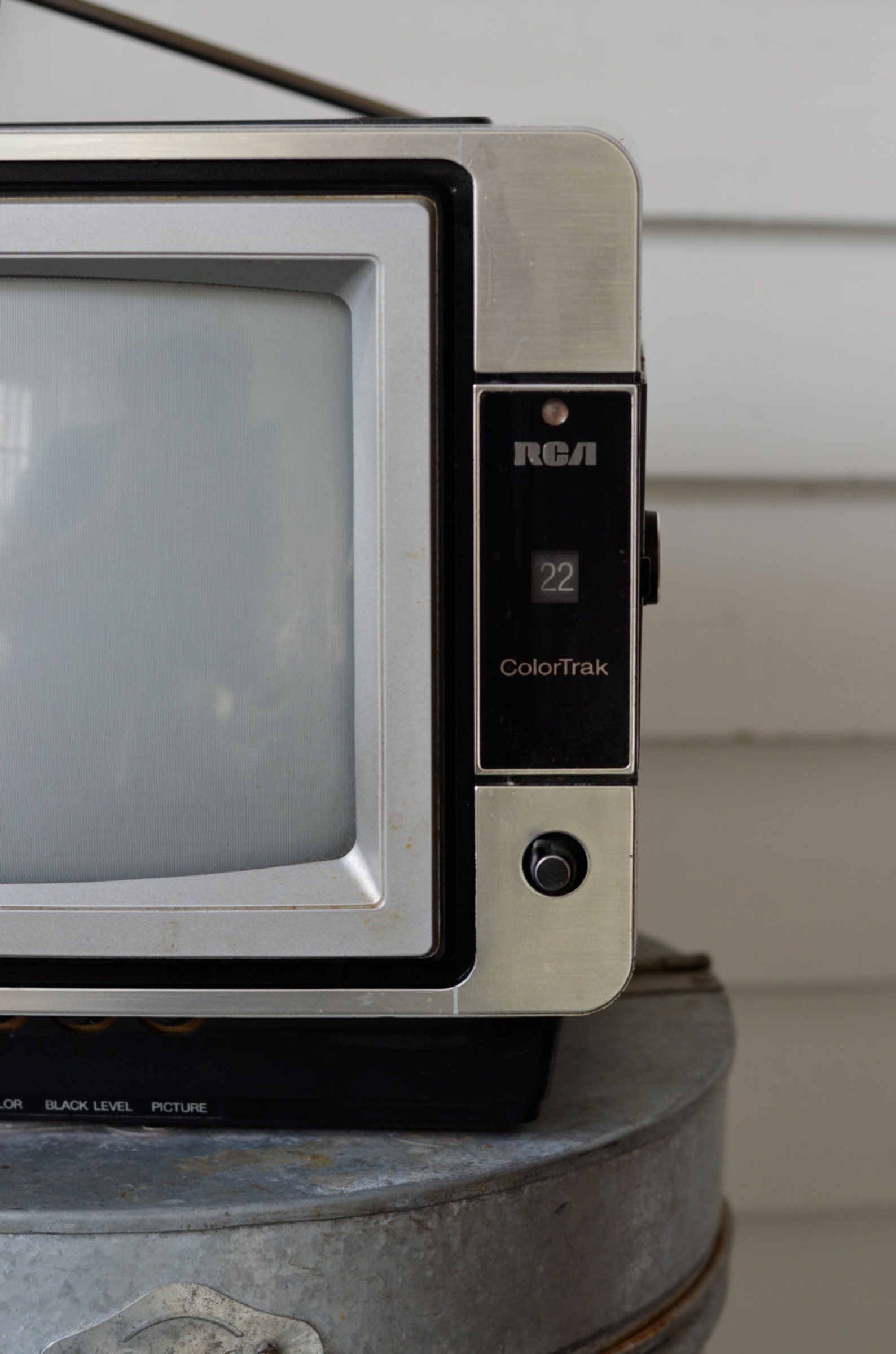 1980s PORTABLE Vintage Colortrak RCA TV Silver Etsy