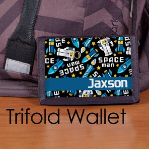 Monedero para niños, Monedero de astronauta, Monedero triple, Monedero personalizado, Monedero para niños, Monedero monograma, Galaxia, Espacio