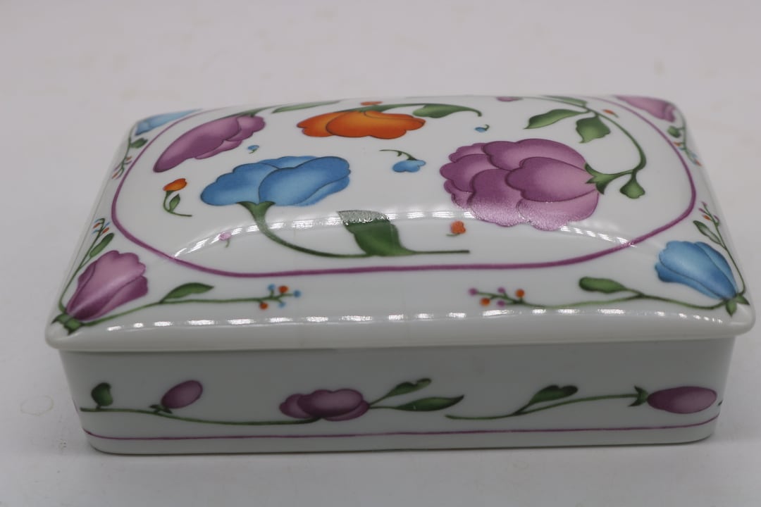 リクエスト Vintage Horchow Porcelain Trinket Box Japan Divided W/ Lid Floral