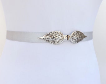 Women's Silver Elastic Waist Belt With Silver Leaf Clasp