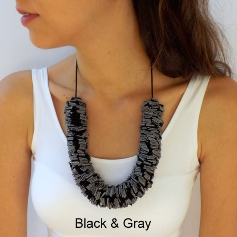 Multicoloured fabric strips necklace Black & Gray