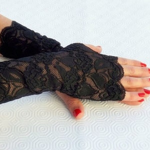 Black short elastic floral lace fingerless gloves Black