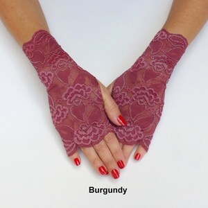 Black short elastic floral lace fingerless gloves Burgundy