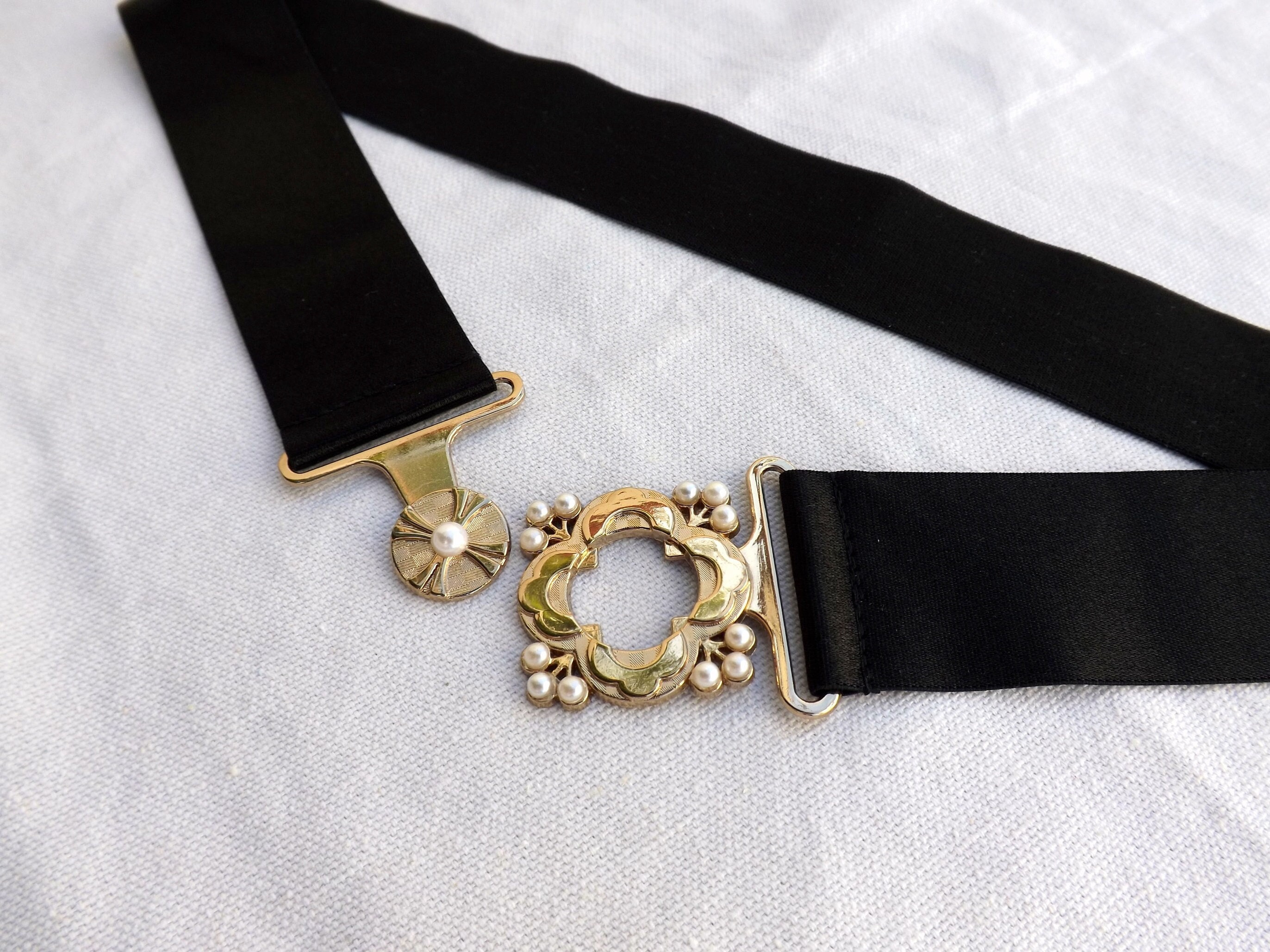 Black Elastic Waist Belt With Gold Floral Pearly Clasp - Etsy display picture 1