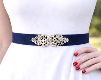 Cintura elastica in velluto blu navy con decorazioni vintage argentate in argento.