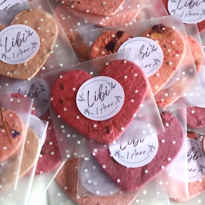 Plantable hearts with seeds & petals - 25 Polka dot bag wildflower seed hearts and sticker -  Wedding seed paper favors