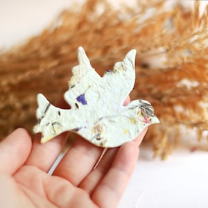 Seed paper dove - Wildflower seed paper doves - Communion plantable favors - eco friendly flower paper gift