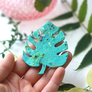 Feuille de monstera en papier à planter avec graines et pétales - papier de fleurs sauvages - Let love grow - Décorations de mariage à planter