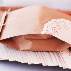 Brown paper gift bag Doily craft paper bags with hemp bow and accordion sides giftwrap favour party bags 20 pcs image 3