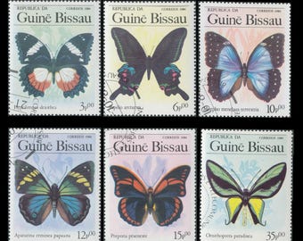 Duże, zabytkowe znaczki pocztowe z Gwinei Bissau, Motyle 1984 / Materiały do ​​dziennika Nature Junk, Zmieniona ozdoba książki, Kolaż ze skrzydłami wróżki