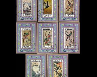 Słynne japońskie obrazy ptaków na dużych znaczkach Adżman z 1971 r. / Złote akcenty / Vintage Hokusai / Bocian, sokół, bażant, żuraw, papuga, jastrząb