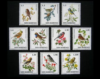 Piękne znaczki pocztowe z ptakami z San Marino / Stare ptaki śpiewające na kwiatach / Gil, lasówka, podróżniczek, trznadel, wróbel, sikora modra / MNH