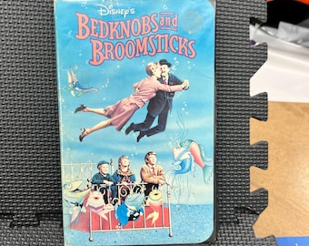 VHS Bedknobs and Broomsticks DISNEY Clamshell