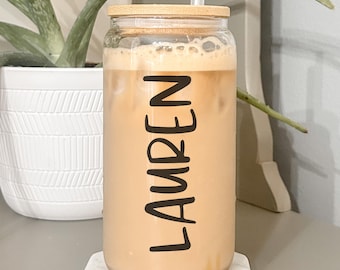 Vaso de vidrio para café helado con tapa de bambú personalizada