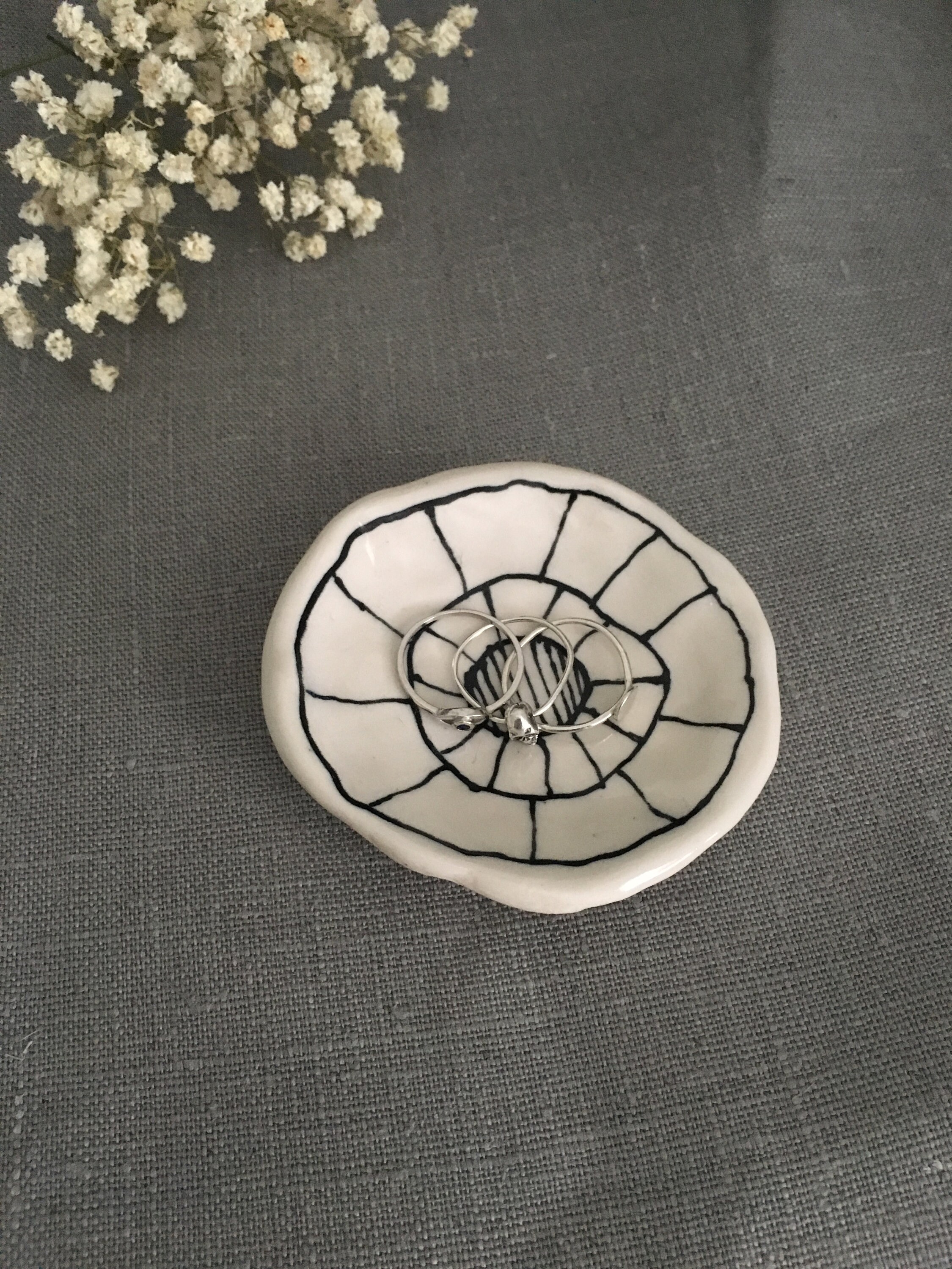 Porcelain dish